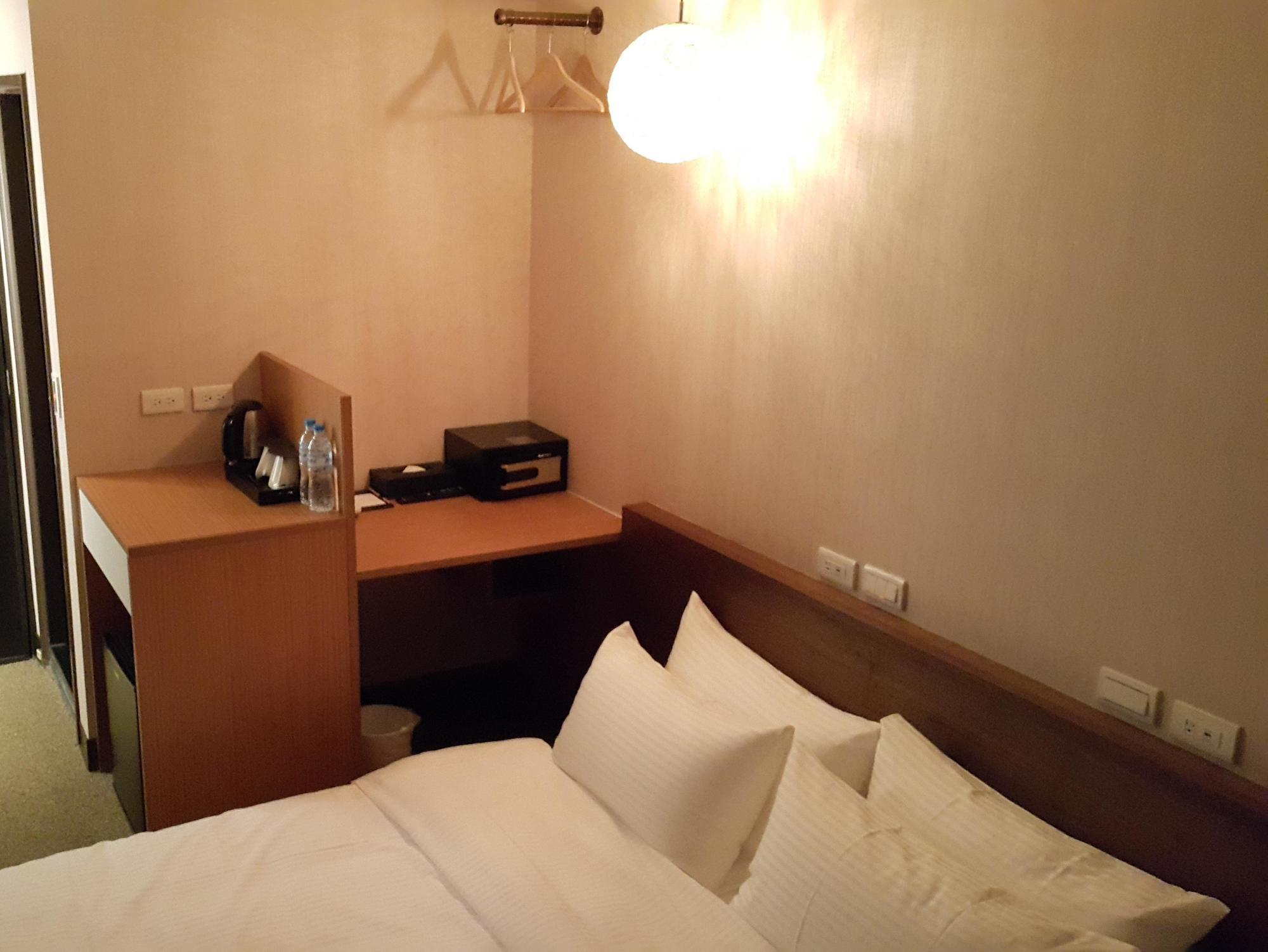 Bayman Hotel Taipei Bagian luar foto