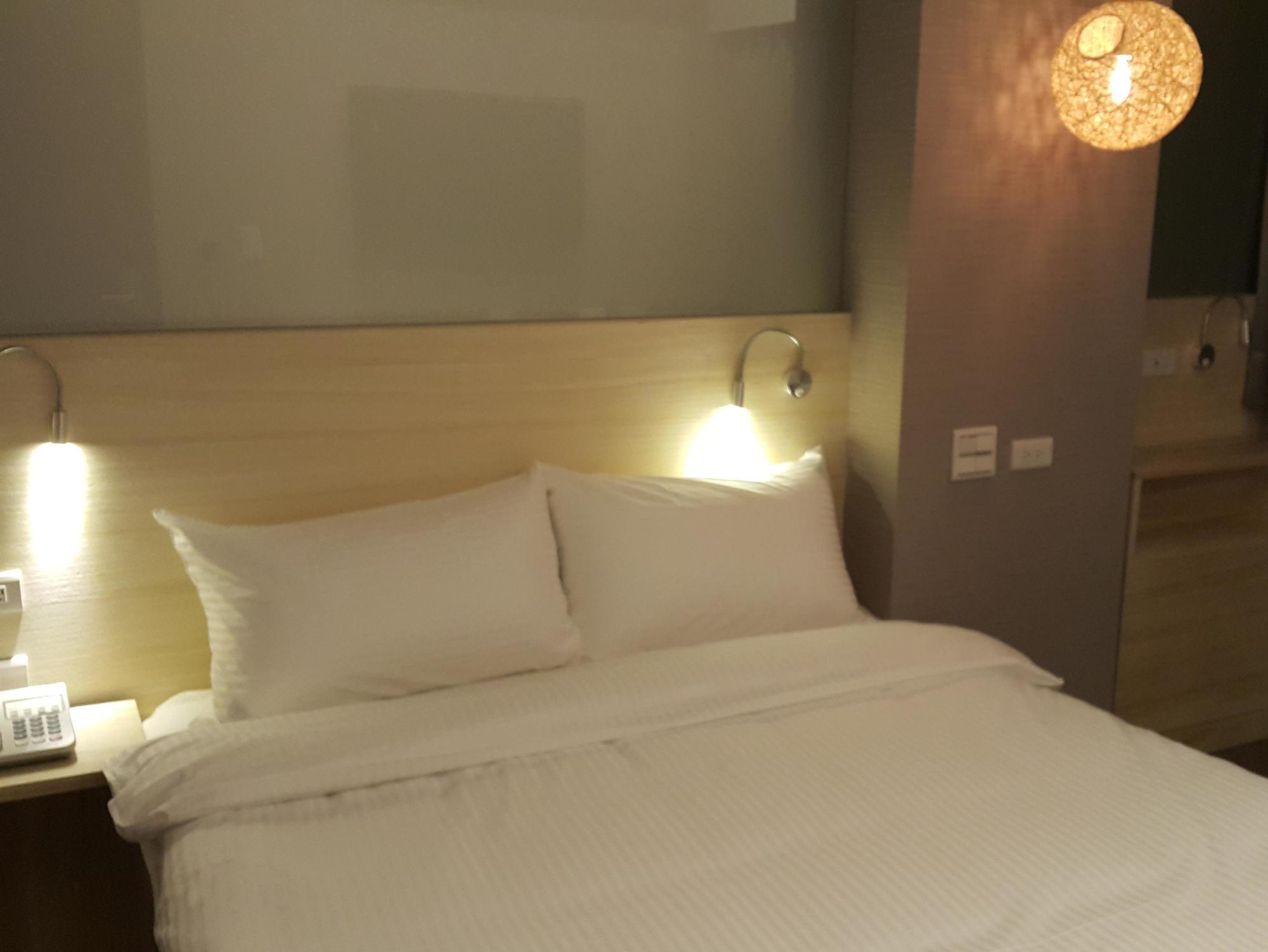 Bayman Hotel Taipei Bagian luar foto