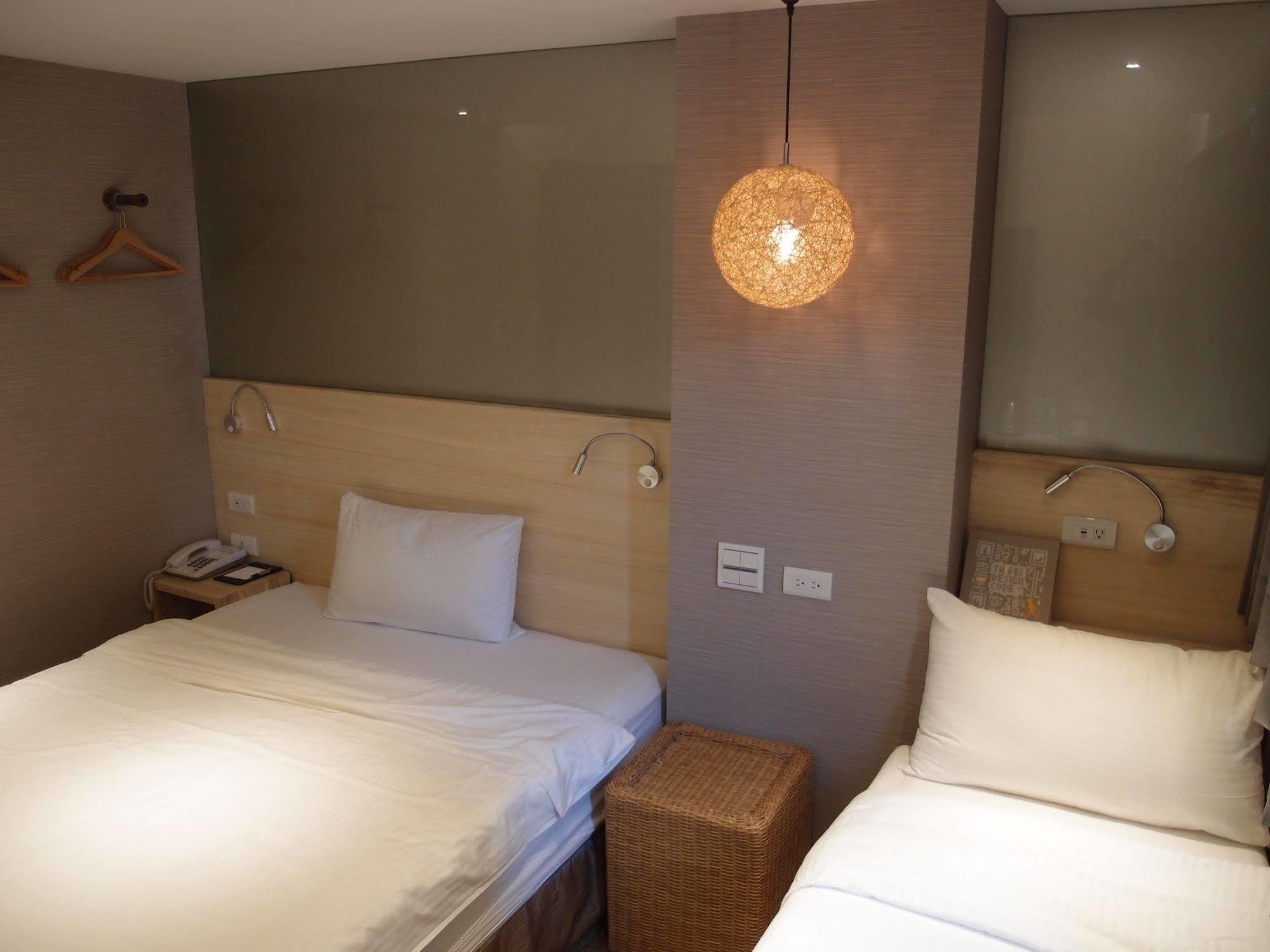 Bayman Hotel Taipei Bagian luar foto