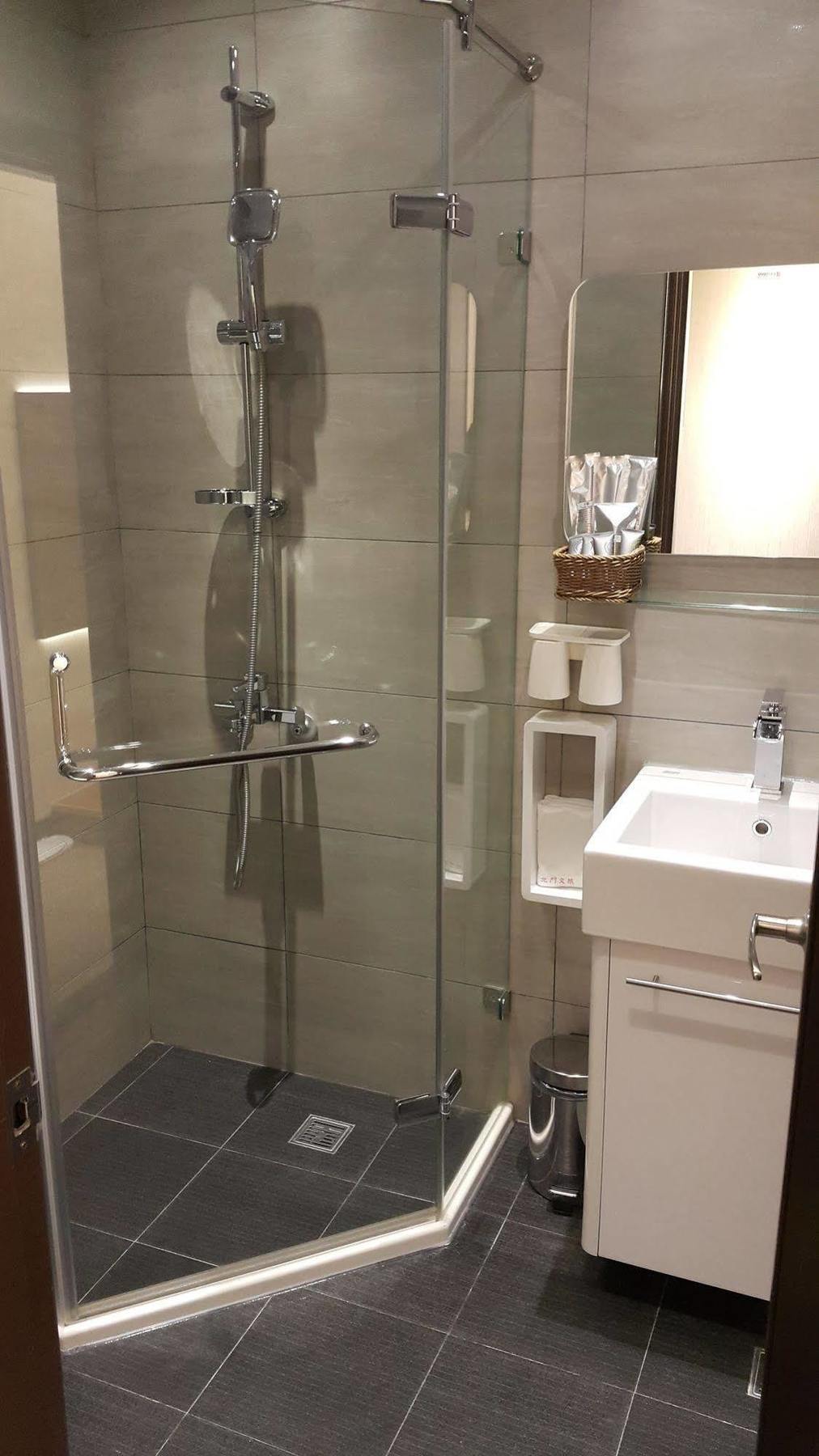 Bayman Hotel Taipei Bagian luar foto