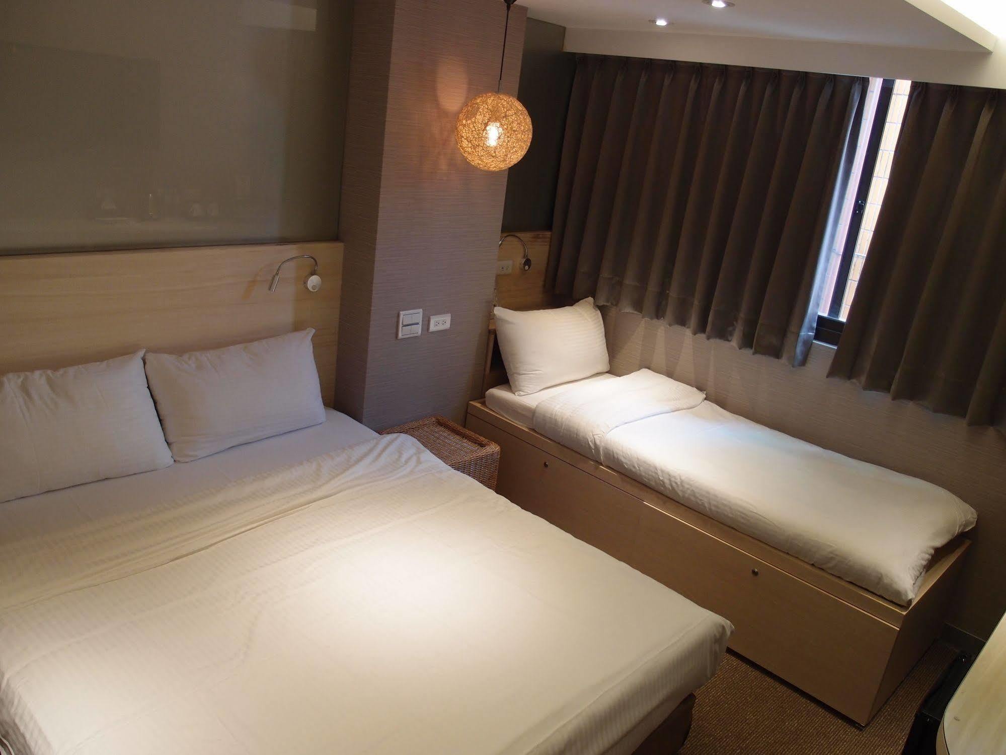 Bayman Hotel Taipei Bagian luar foto