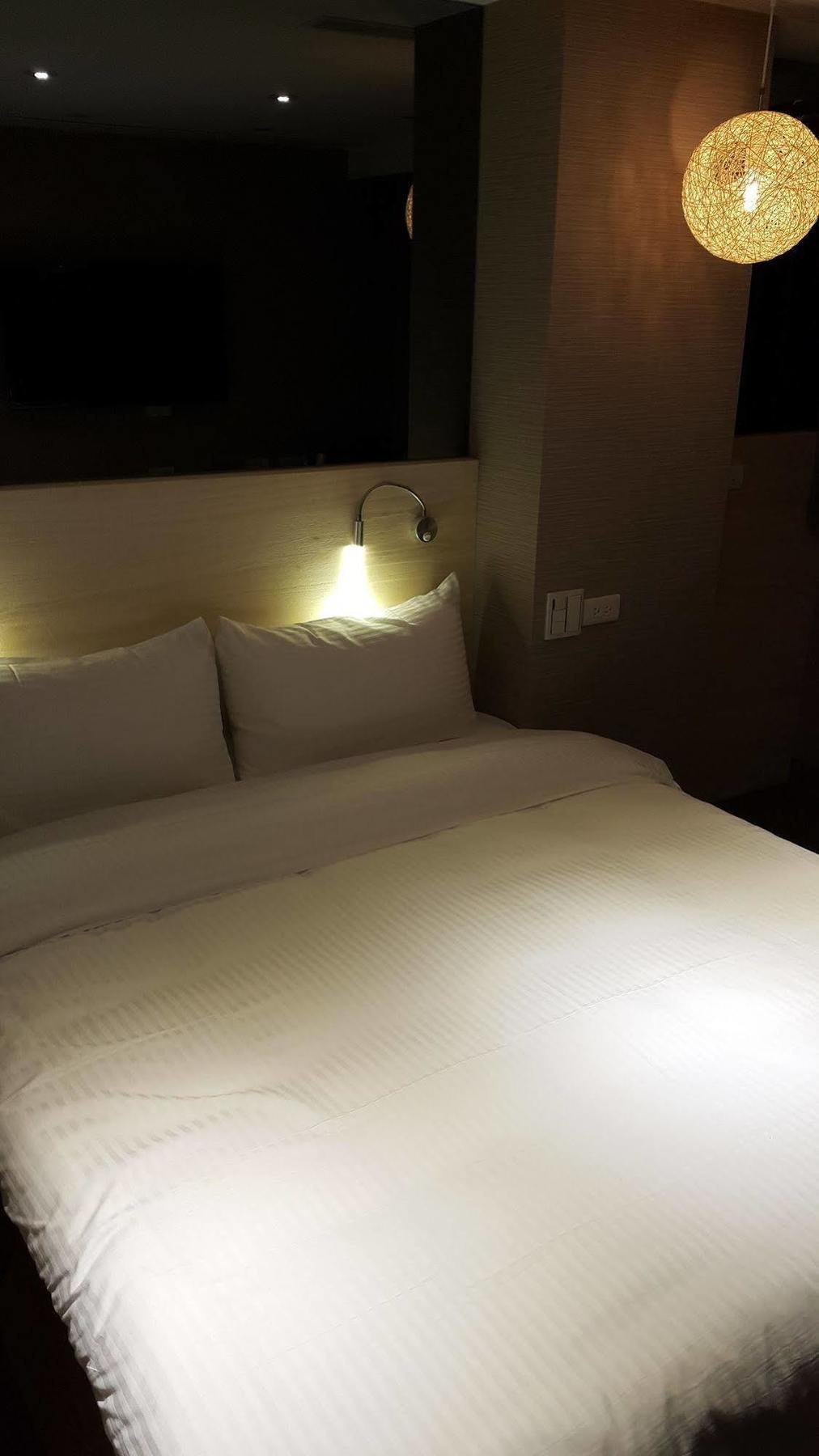 Bayman Hotel Taipei Bagian luar foto