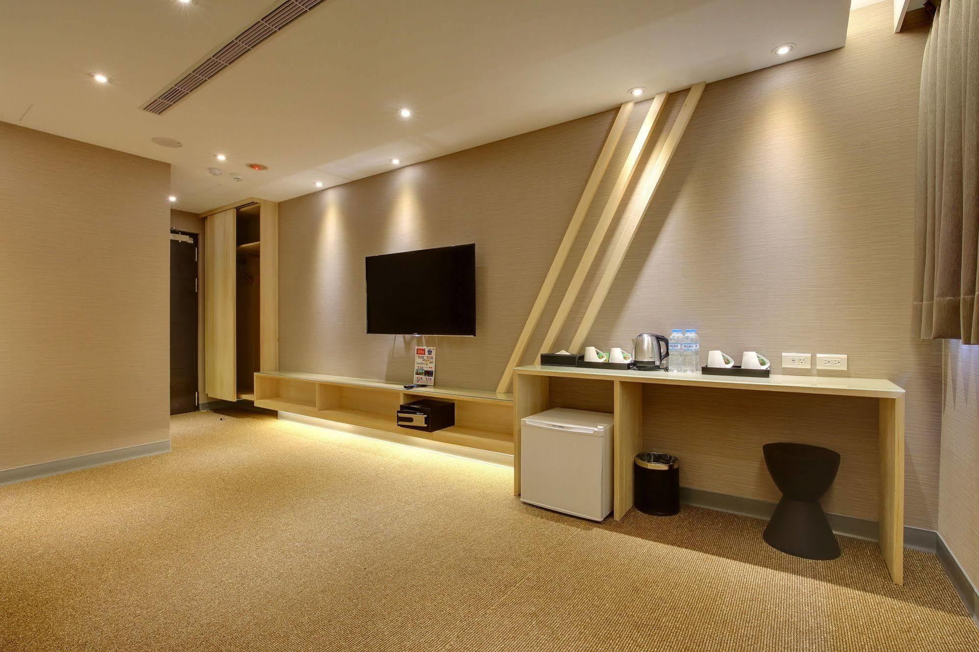 Bayman Hotel Taipei Bagian luar foto